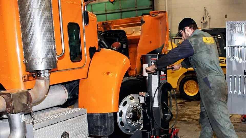 ✔️ تعمیر و نگهداری ماشین آلات راهسازی و معدنی و ماشین آلات سنگین